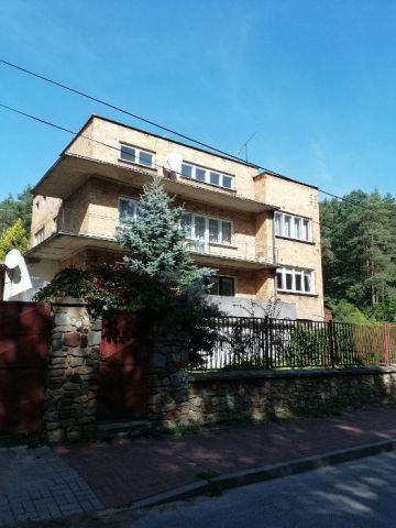 dom wolnostojący, 10 pokoi Skarżysko-Kamienna Bór, ul. Sosnowa. Zdjęcie 1