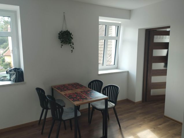 Mieszkanie 3-pokojowe Henryków, pl. Cystersów. Zdjęcie 1