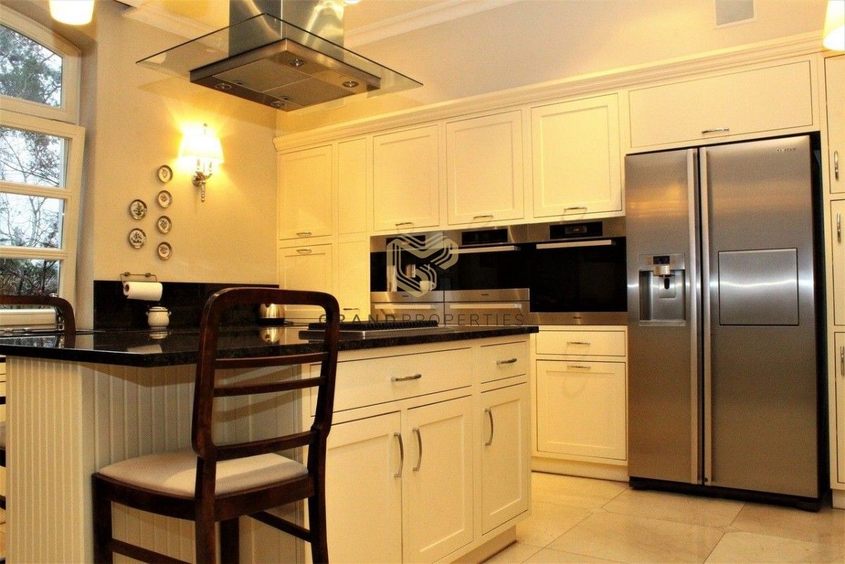 dom wolnostojący, 10 pokoi Konstancin-Jeziorna. Zdjęcie 21