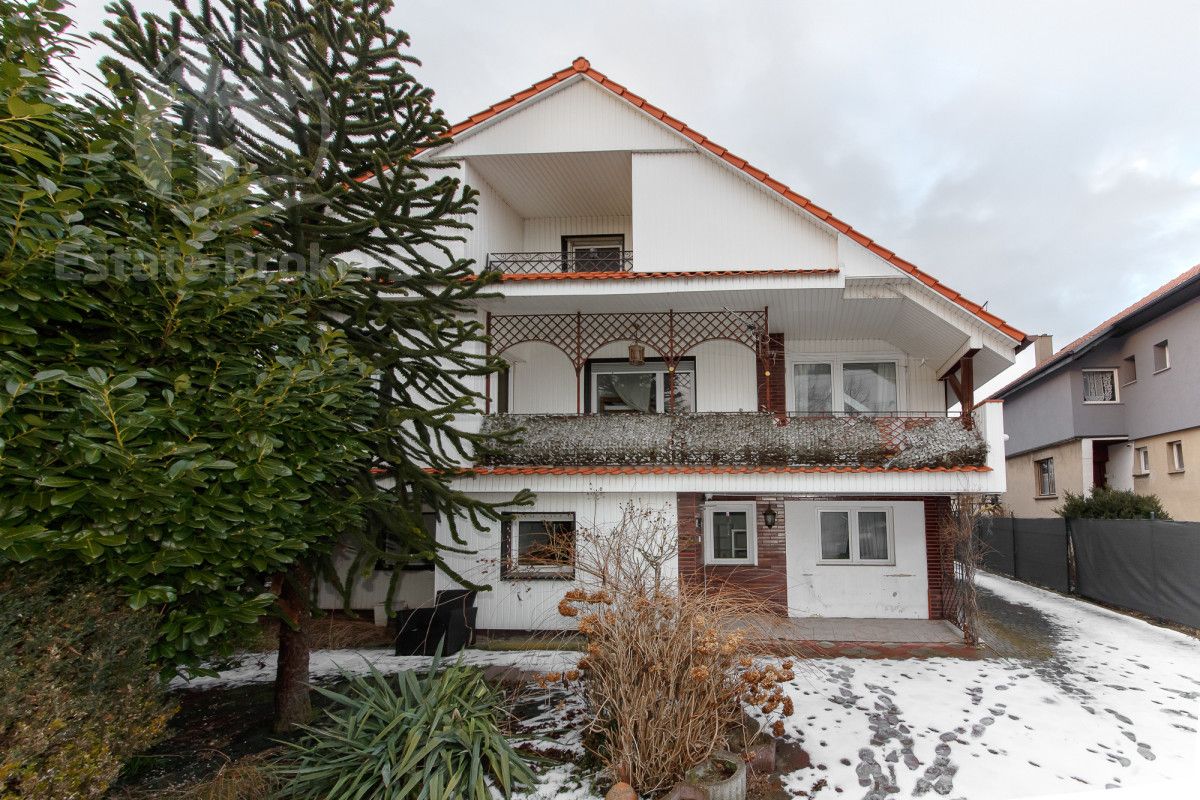 dom wolnostojący, 11 pokoi Wrocław Ołtaszyn, ul. Ułańska. Zdjęcie 1