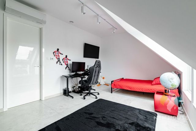 dom wolnostojący, 5 pokoi Łupki. Zdjęcie 16