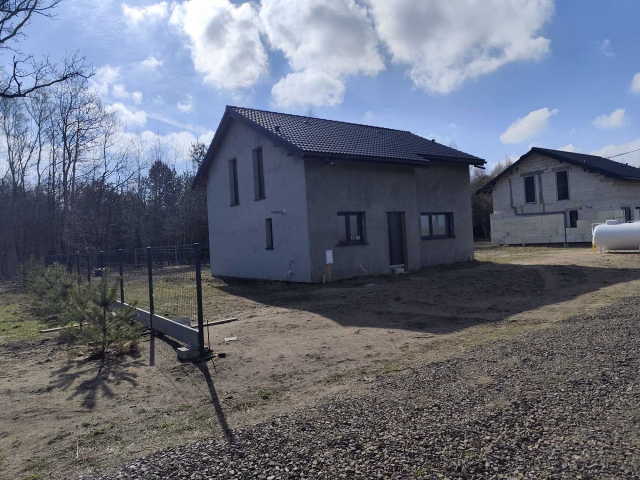 dom wolnostojący, 4 pokoje Rasy