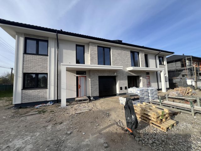 bliźniak, 5 pokoi Janki, ul. Poniatowskiego. Zdjęcie 1