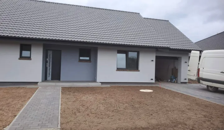 dom wolnostojący, 4 pokoje Łochowo, ul. Kasztanowa