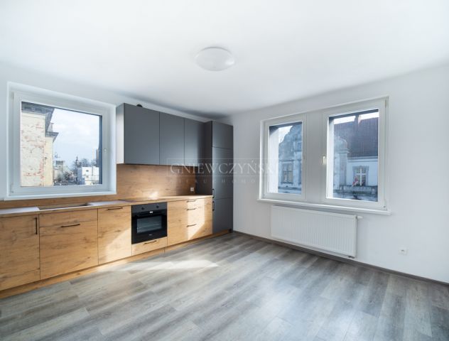 Mieszkanie 3-pokojowe Grodków, ul. Warszawska. Zdjęcie 2