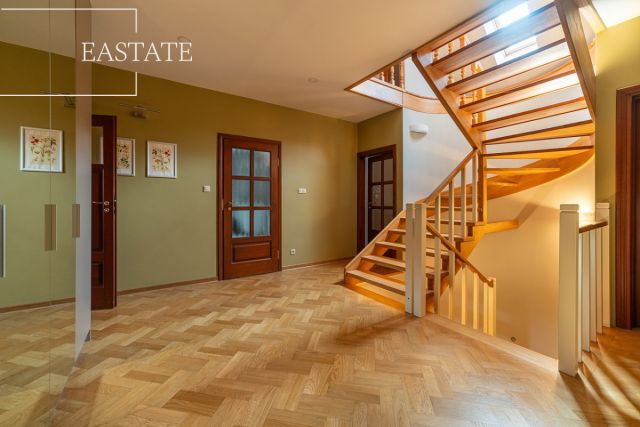 dom wolnostojący, 8 pokoi Warszawa Wawer, ul. Drwali. Zdjęcie 4