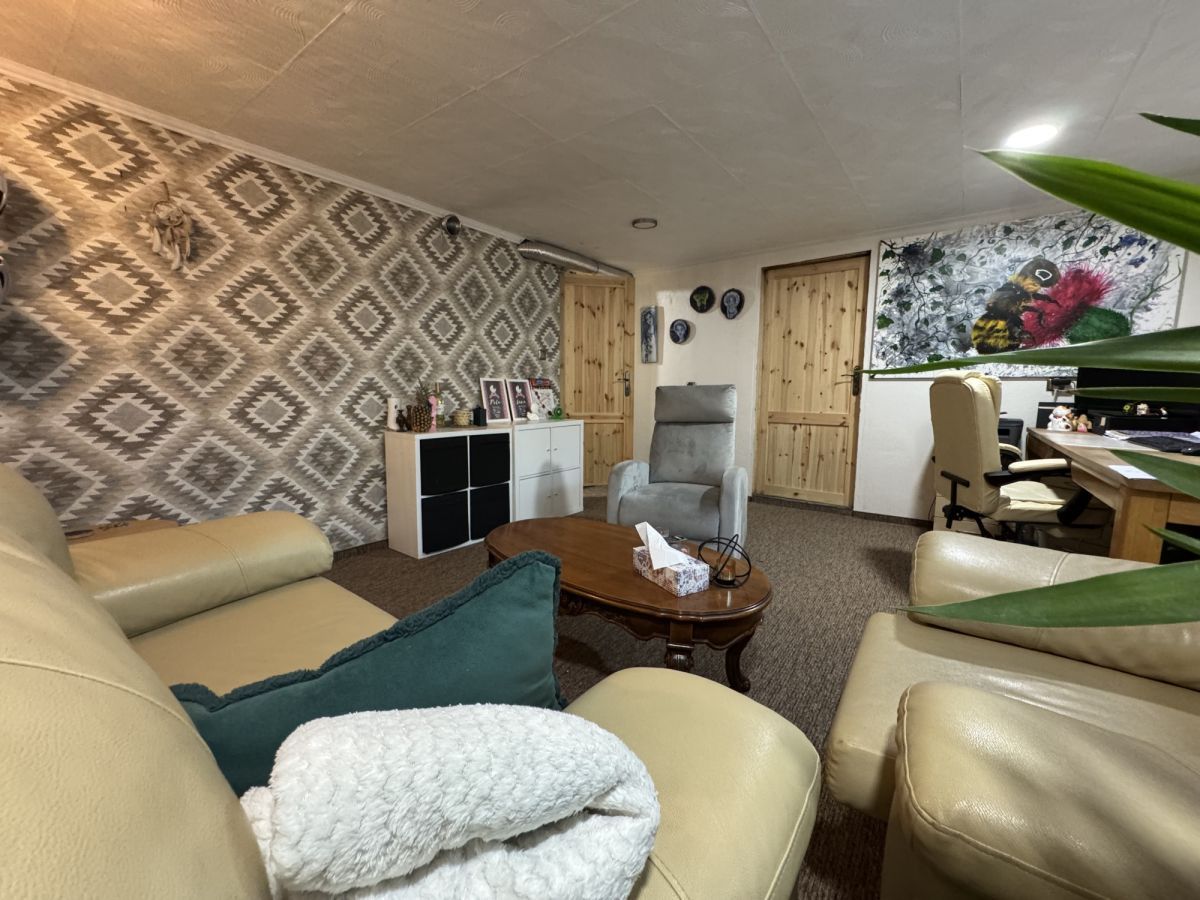 dom wolnostojący, 7 pokoi Jelenia Góra, ul. Adama Mickiewicza. Zdjęcie 2