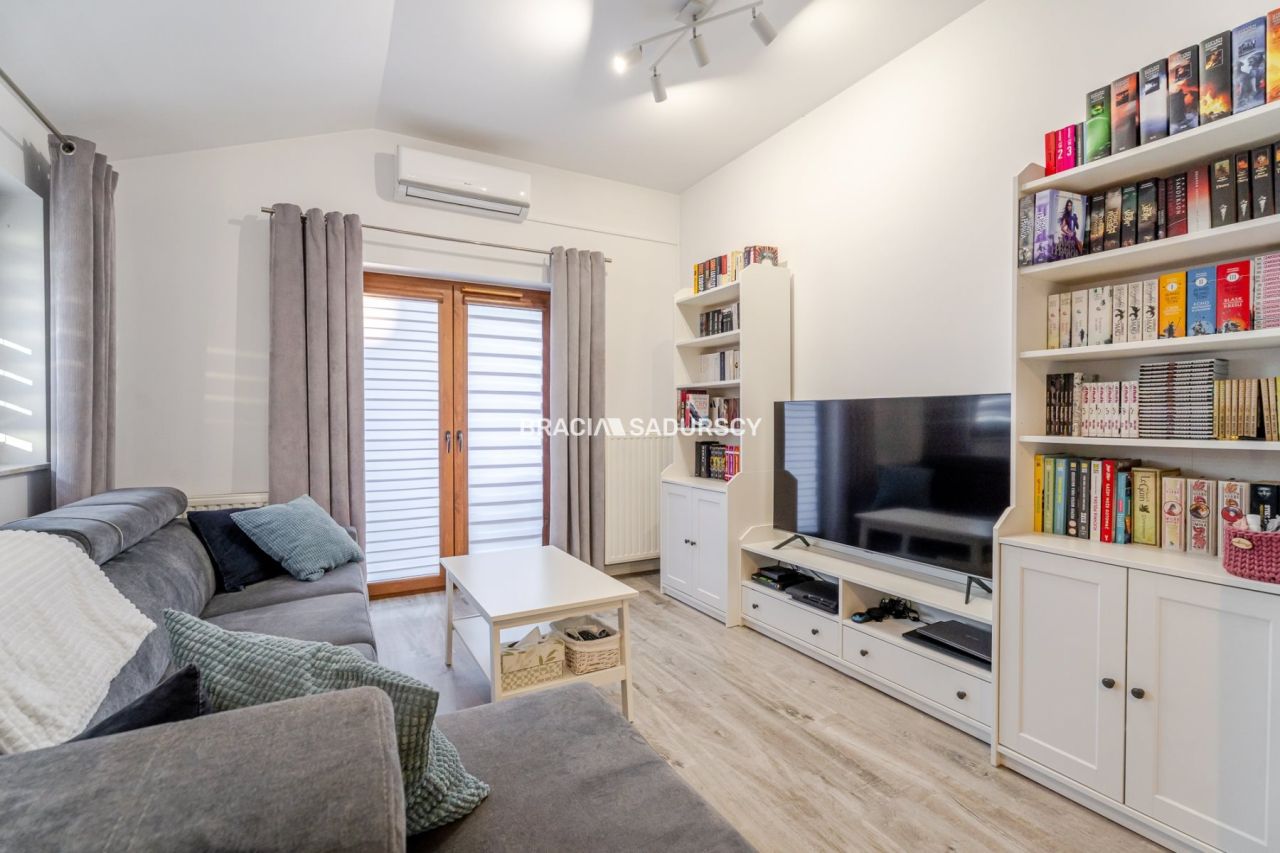 Mieszkanie 2-pokojowe Kraków Bieżanów, ul. Henryka i Karola Czeczów. Zdjęcie 2