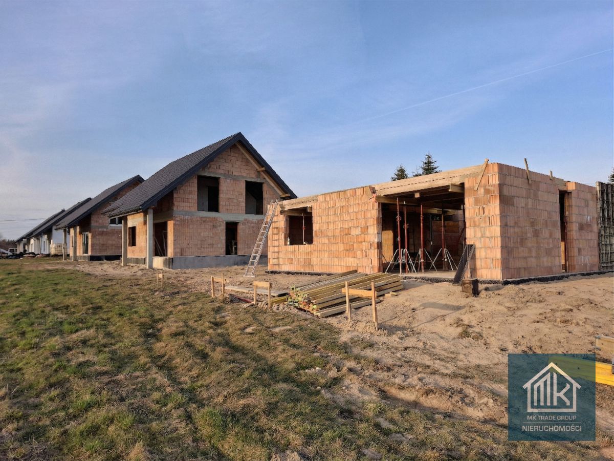 dom wolnostojący, 5 pokoi Kłaj. Zdjęcie 3