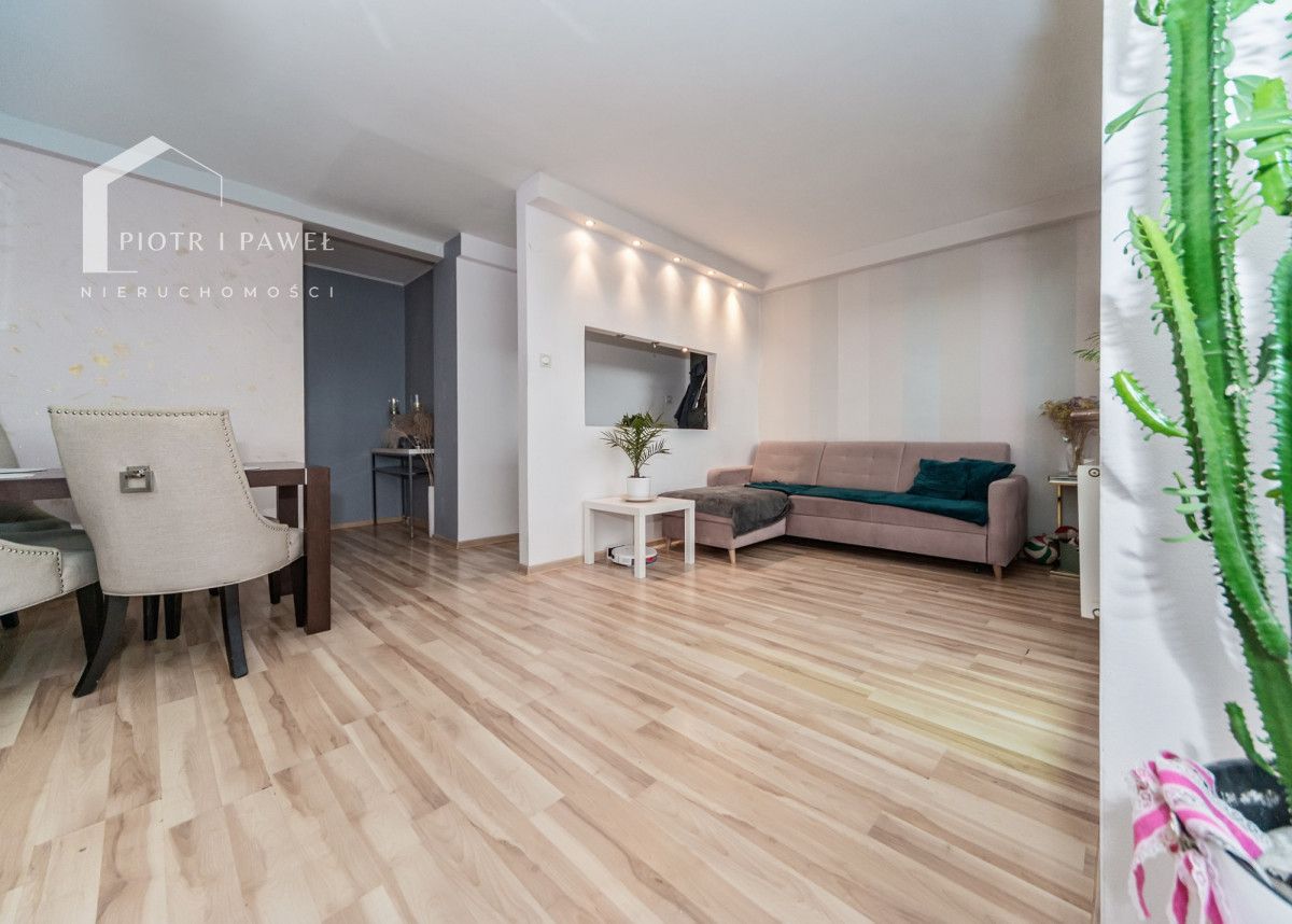 Mieszkanie 3-pokojowe Bielsko-Biała, ul. Konstantego Ildefonsa Gałczyńskiego. Zdjęcie 4