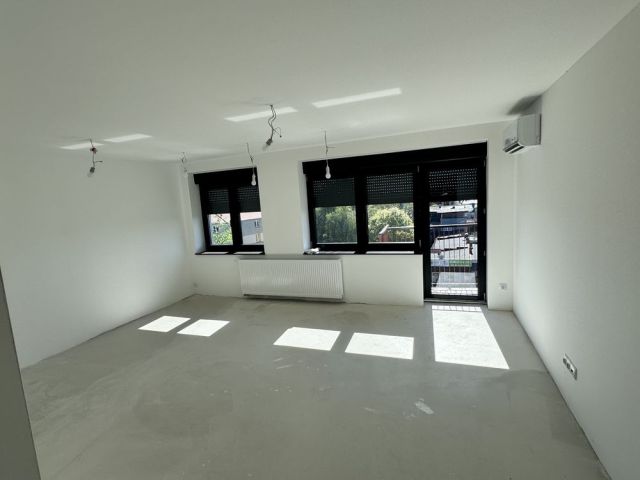 Mieszkanie 3-pokojowe Słupca. Zdjęcie 1