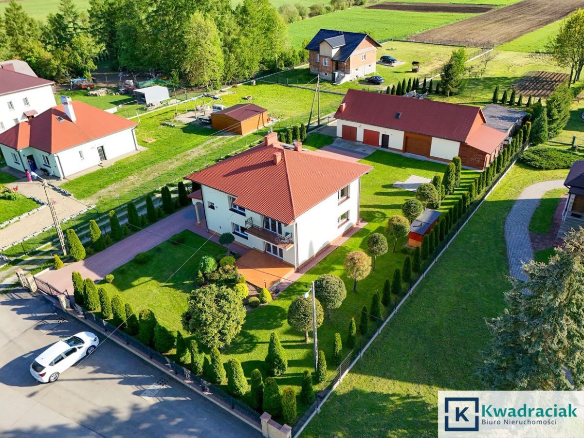 dom wolnostojący, 5 pokoi Besko, ul. Wiejska. Zdjęcie 3