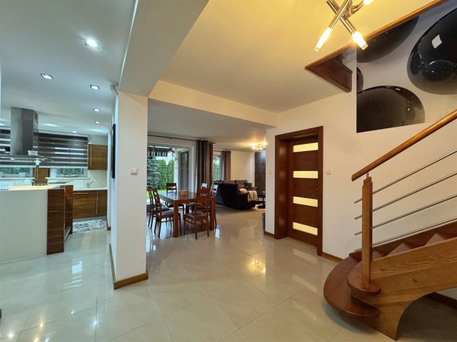 dom wolnostojący, 4 pokoje Muszyna. Zdjęcie 17