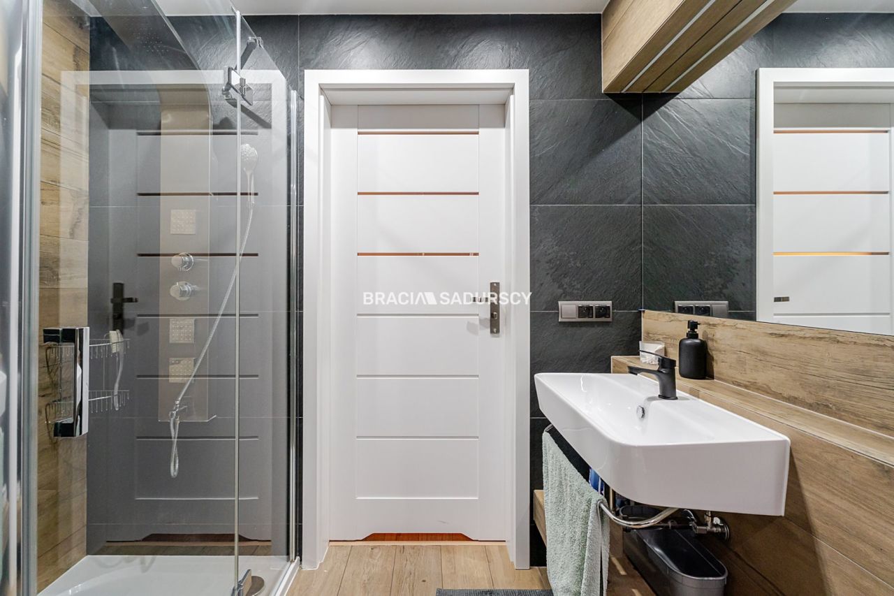 Mieszkanie 3-pokojowe Kraków Swoszowice, ul. Leona Petrażyckiego. Zdjęcie 37