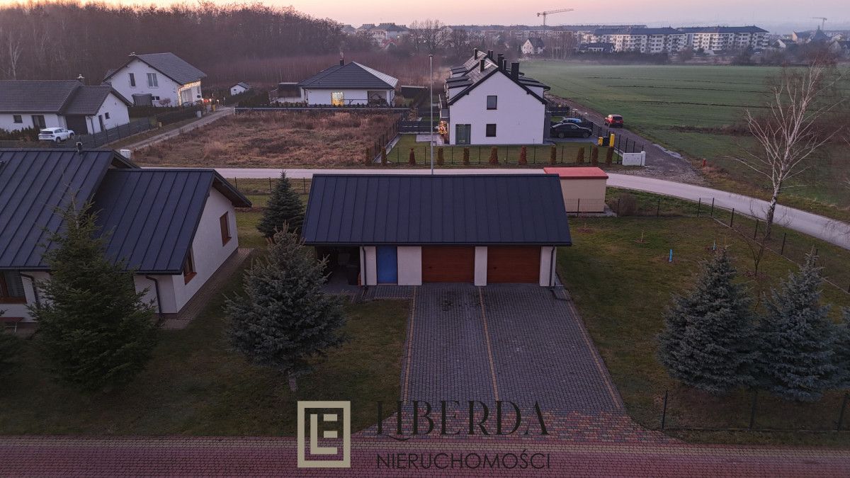 dom wolnostojący, 5 pokoi Biskupie-Kolonia. Zdjęcie 13