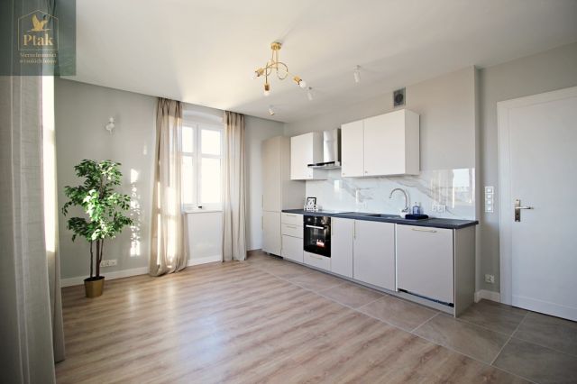 Mieszkanie 3-pokojowe Poznań Łazarz, ul. Andrzeja i Władysława Niegolewskich. Zdjęcie 3