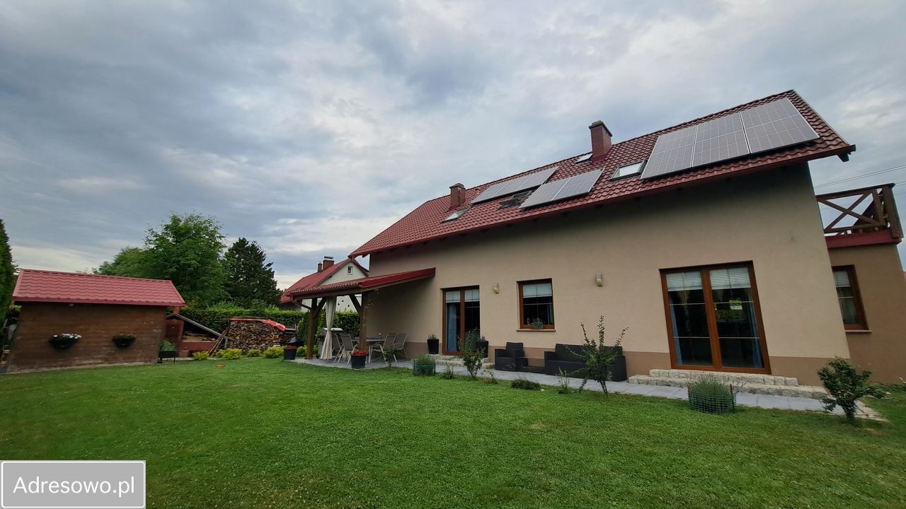 dom wolnostojący, 6 pokoi Kudowa-Zdrój, ul. Słoneczna