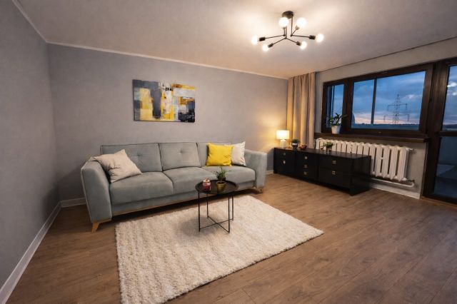 Mieszkanie 3-pokojowe Kraków Mistrzejowice, os. Oświecenia. Zdjęcie 1