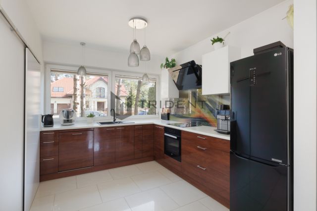 dom wolnostojący, 6 pokoi Piaseczno, ul. Zbigniewa Herberta. Zdjęcie 3