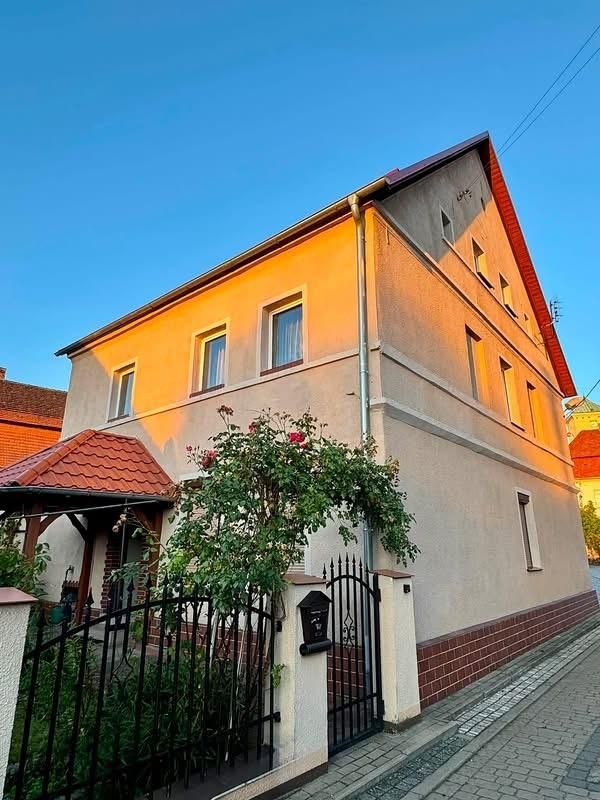 dom wolnostojący, 5 pokoi Czernina, rynek Rynek. Zdjęcie 1