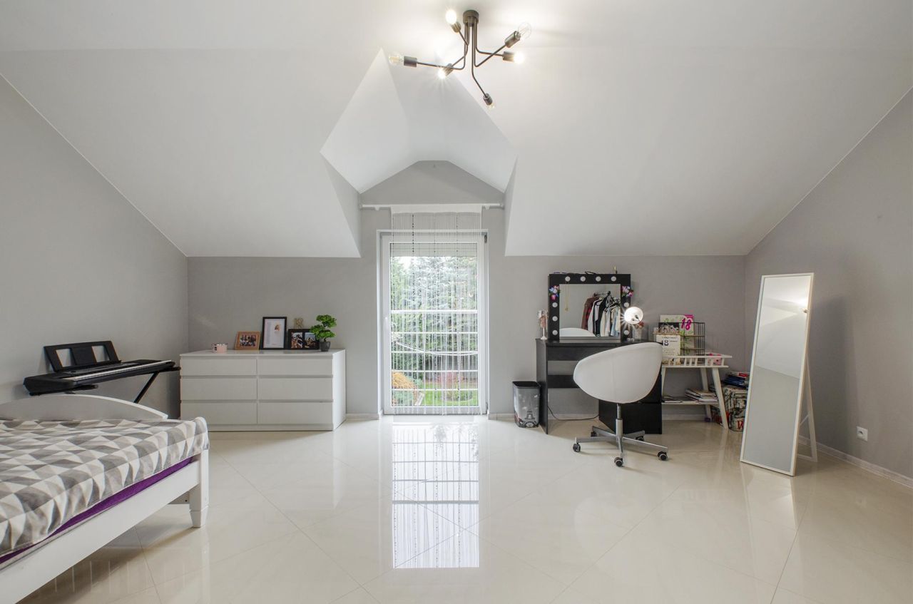 dom wolnostojący, 6 pokoi Milanówek, ul. Wielki Kąt. Zdjęcie 13