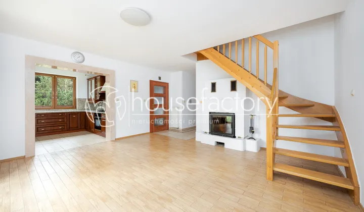 dom wolnostojący, 4 pokoje Janówka, ul. Poziomkowa