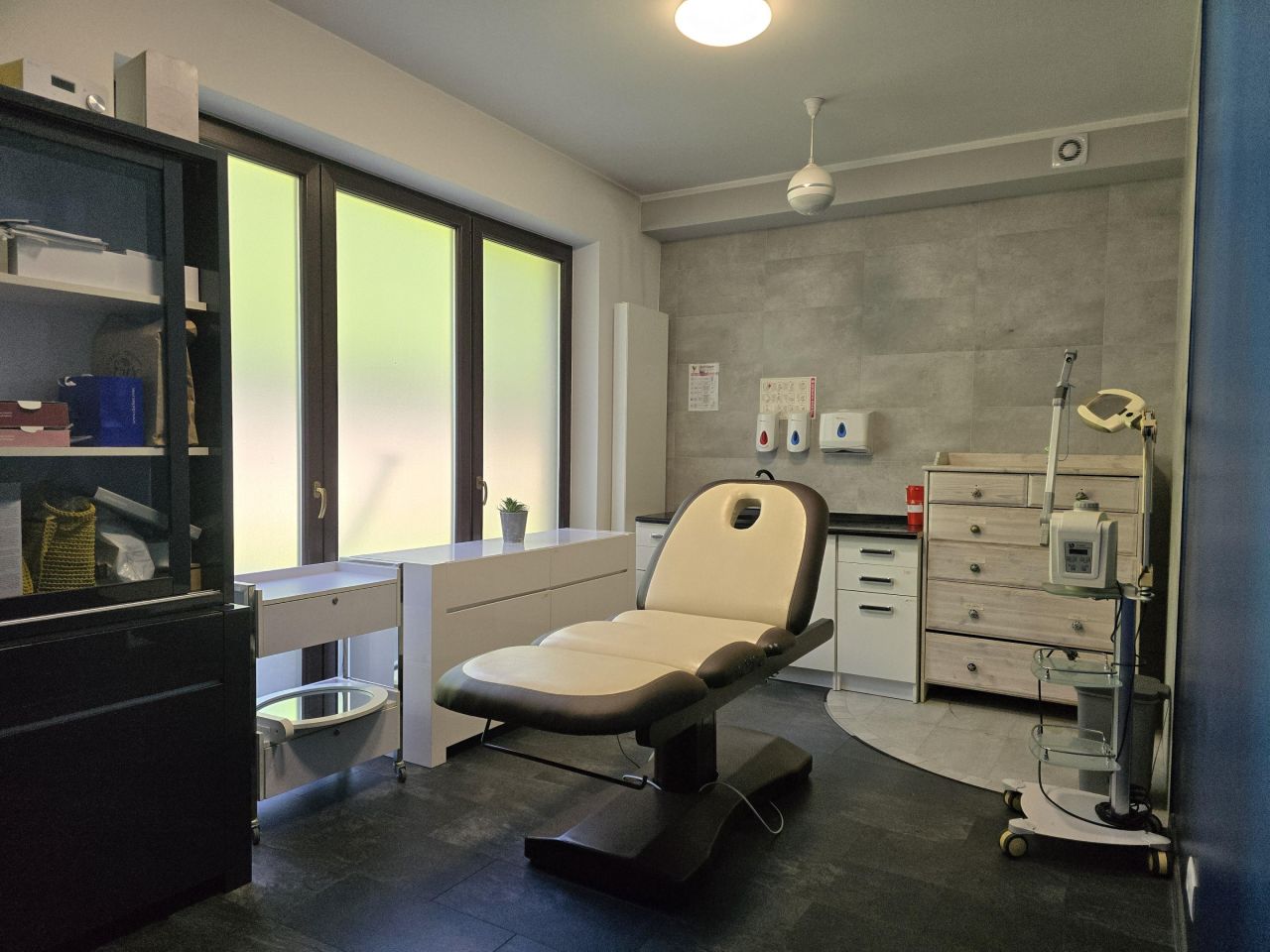 Lokal Gdynia Chwarzno-Wiczlino, ul. Chwarznieńska. Zdjęcie 7