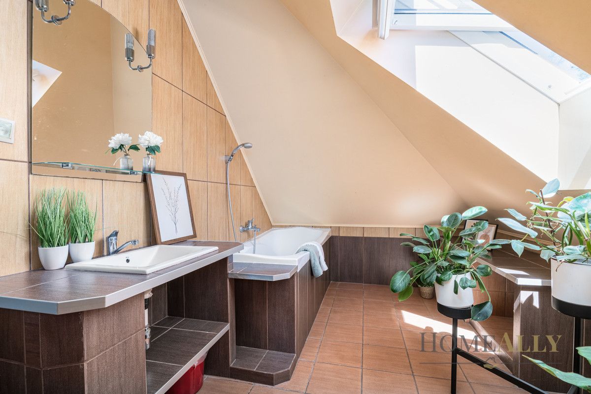 dom wolnostojący, 7 pokoi Łomianki, ul. Żywiczna. Zdjęcie 8