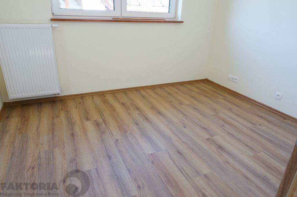 bliźniak, 5 pokoi Dobra. Zdjęcie 9