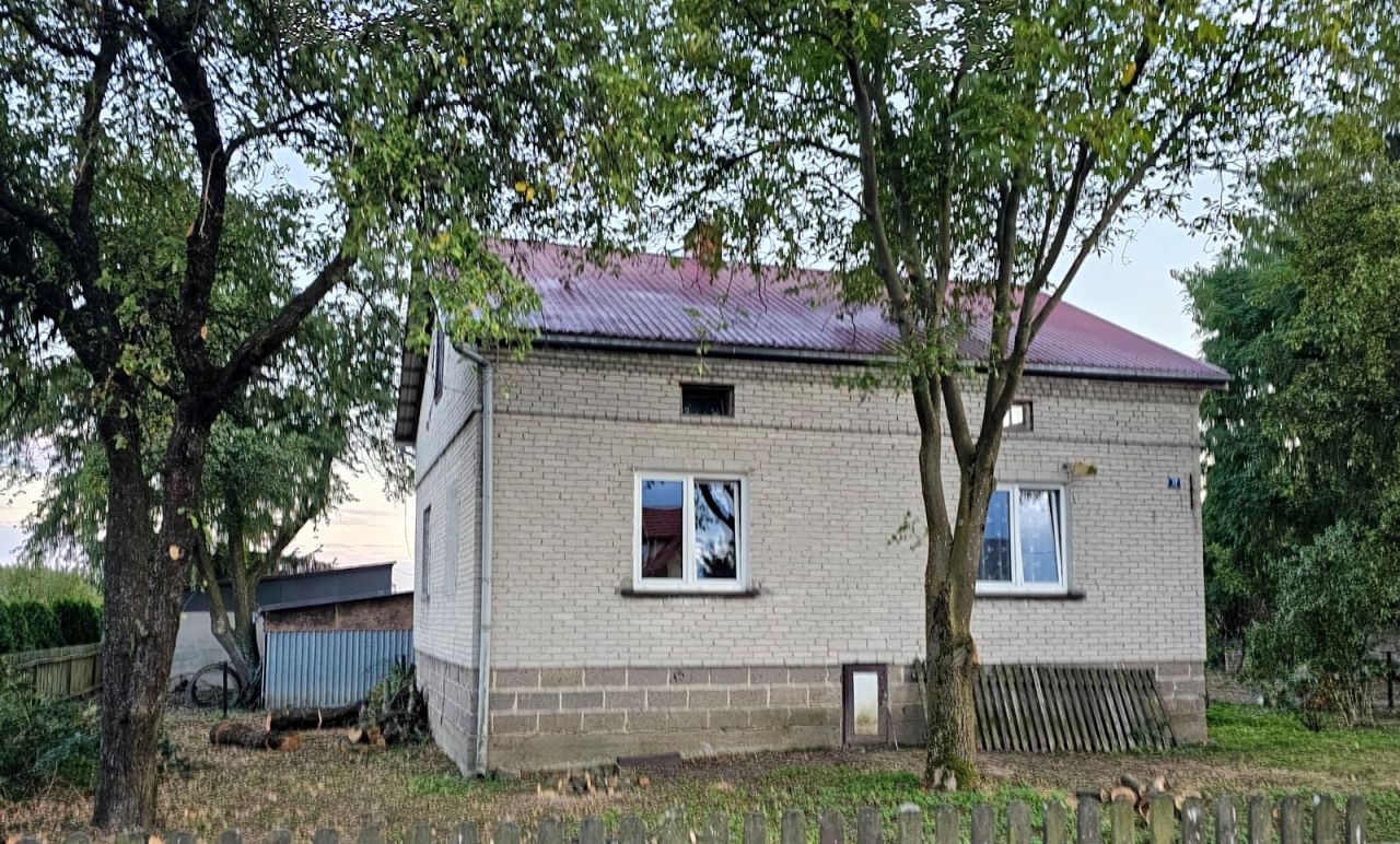dom wolnostojący, 4 pokoje Babicha. Zdjęcie 2