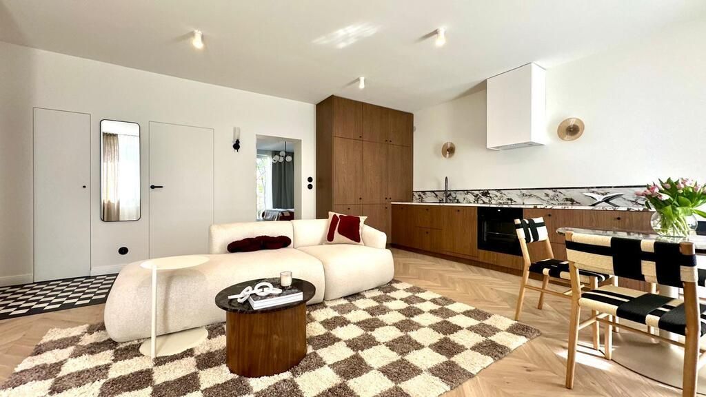 Mieszkanie 3-pokojowe Warszawa Śródmieście, ul. Wilcza. Zdjęcie 1