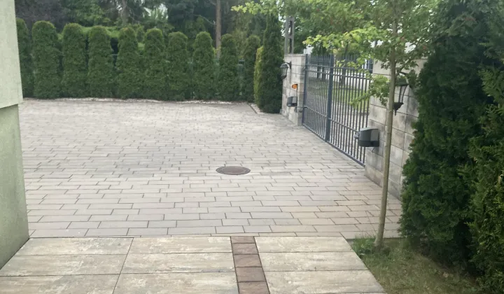 dom wolnostojący, 6 pokoi Lubliniec Centrum, ul. ks. kard. Stefana Wyszyńskiego