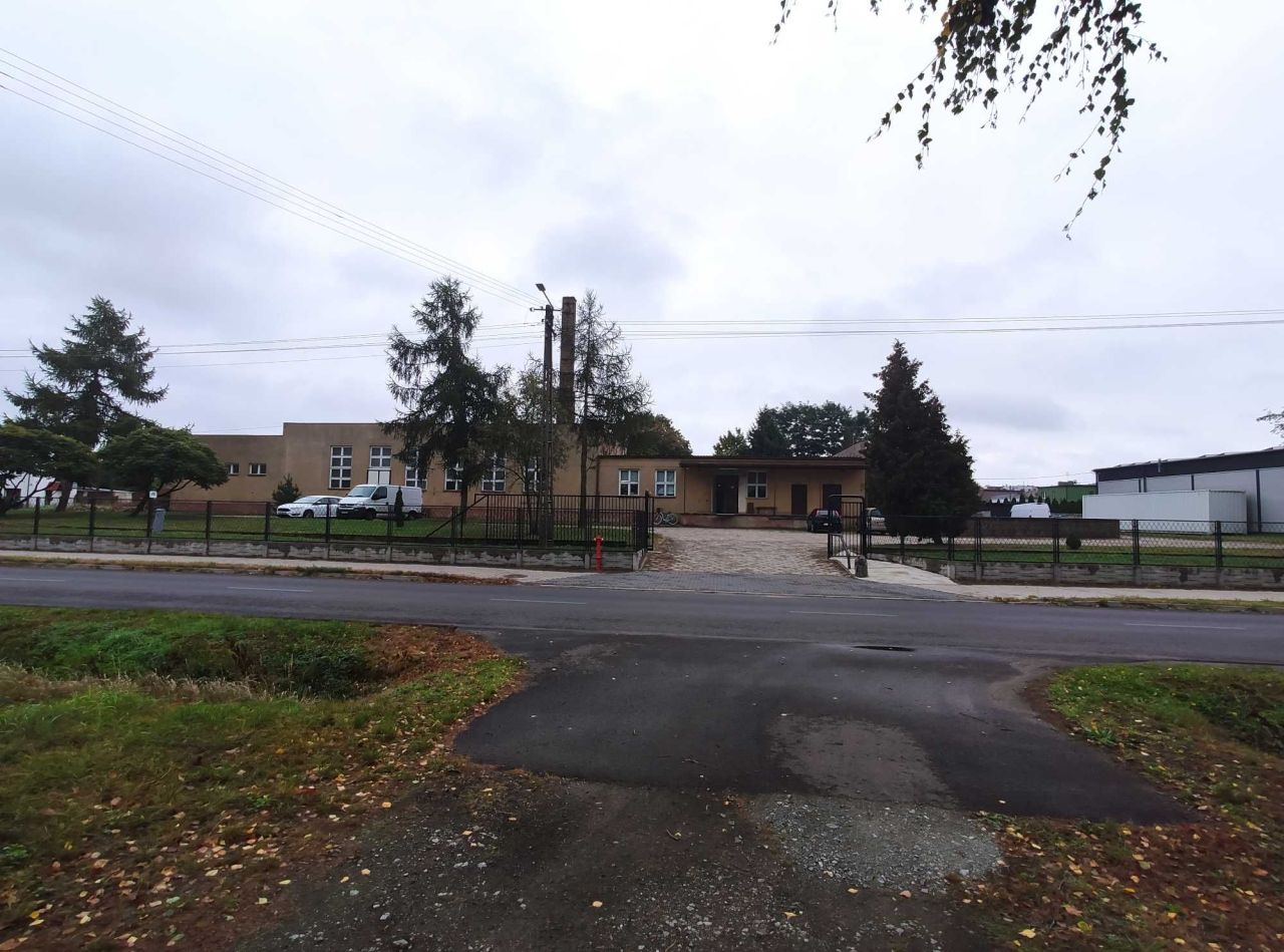 Hala/magazyn Piaski. Zdjęcie 2