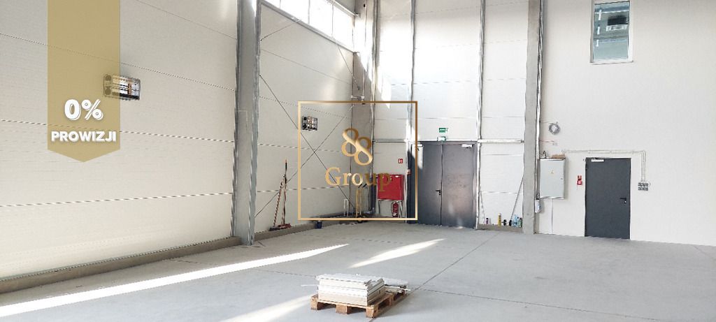 Hala/magazyn Piotrkówek Mały. Zdjęcie 6