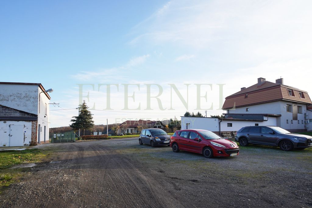 Hala/magazyn Lednica Górna. Zdjęcie 8