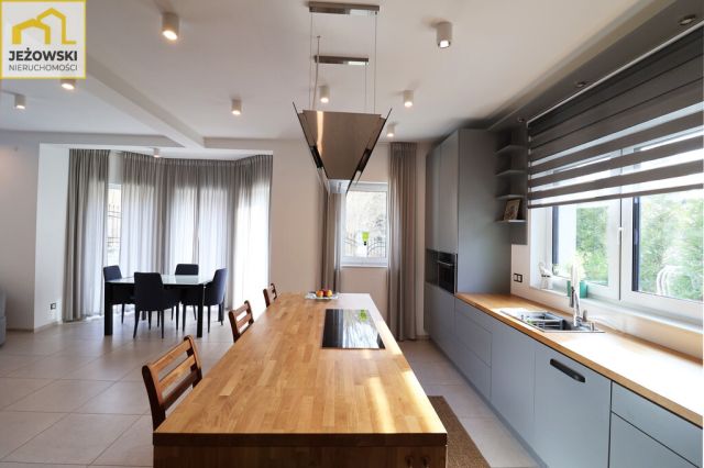 dom wolnostojący, 6 pokoi Janowiec. Zdjęcie 19