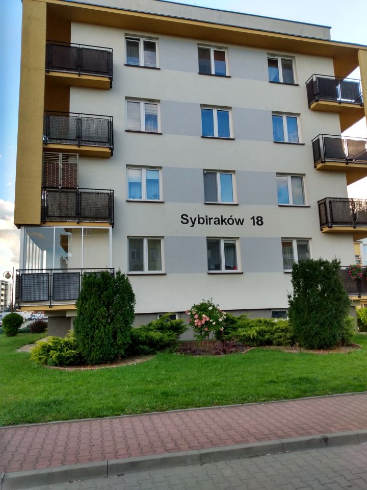 Mieszkanie 3-pokojowe Łomża, ul. Sybiraków. Zdjęcie 1