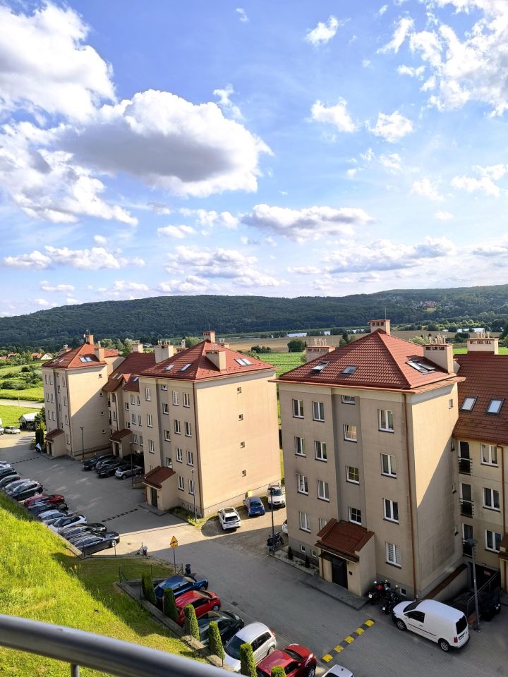 Mieszkanie 3-pokojowe Ostrów. Zdjęcie 1
