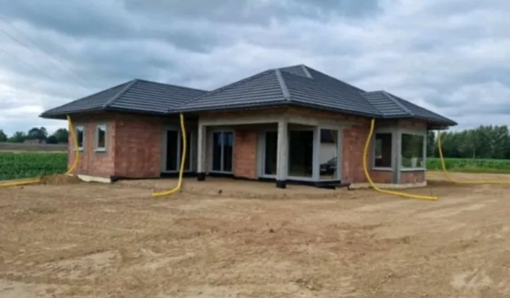 dom wolnostojący Dębina