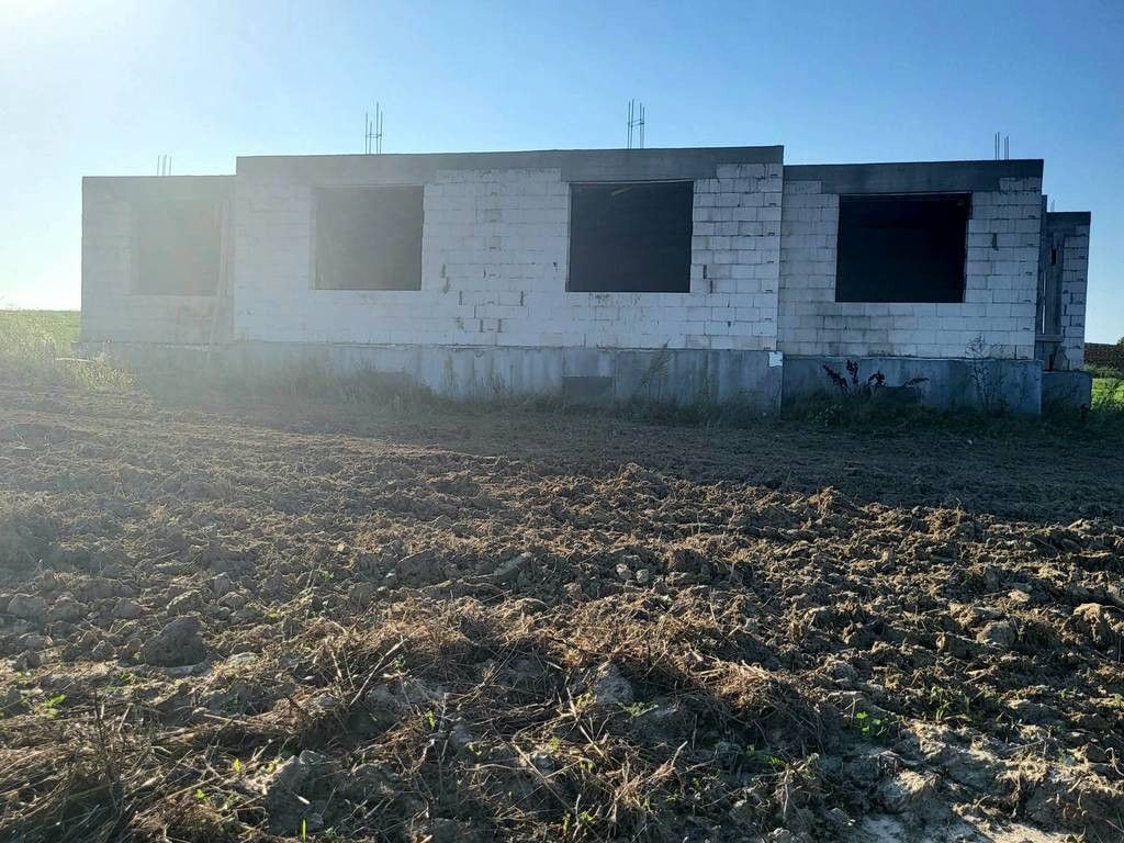 bliźniak, 6 pokoi Praslity. Zdjęcie 5