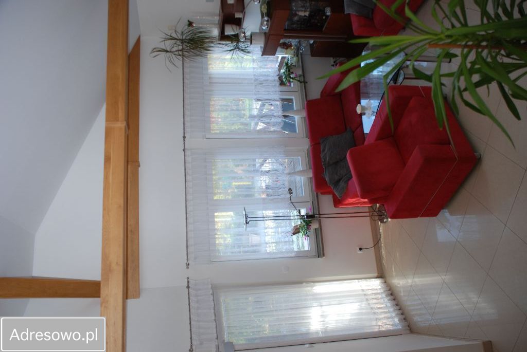 dom wolnostojący, 5 pokoi Lutom. Zdjęcie 13