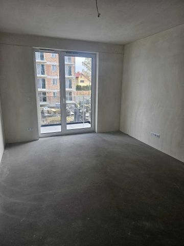 Mieszkanie 3-pokojowe Marki. Zdjęcie 1