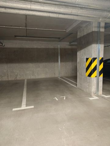 Garaż/miejsce parkingowe Poznań Grunwald, ul. Józefa Sowińskiego. Zdjęcie 1
