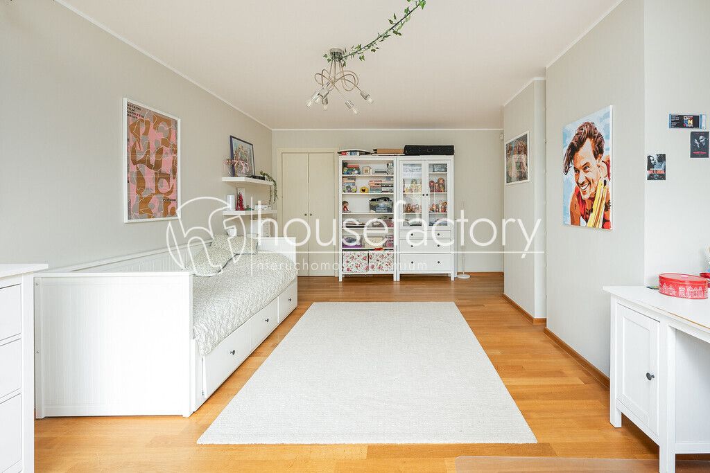 dom wolnostojący, 5 pokoi Zgierz. Zdjęcie 11