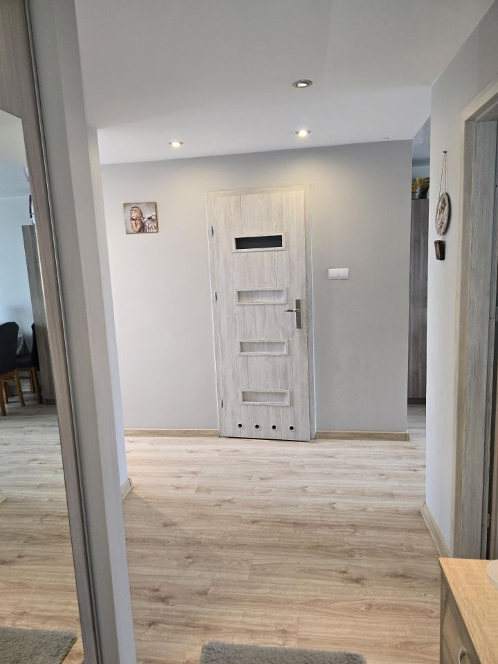 Mieszkanie 3-pokojowe Świdnica, ul. Jana Riedla. Zdjęcie 2