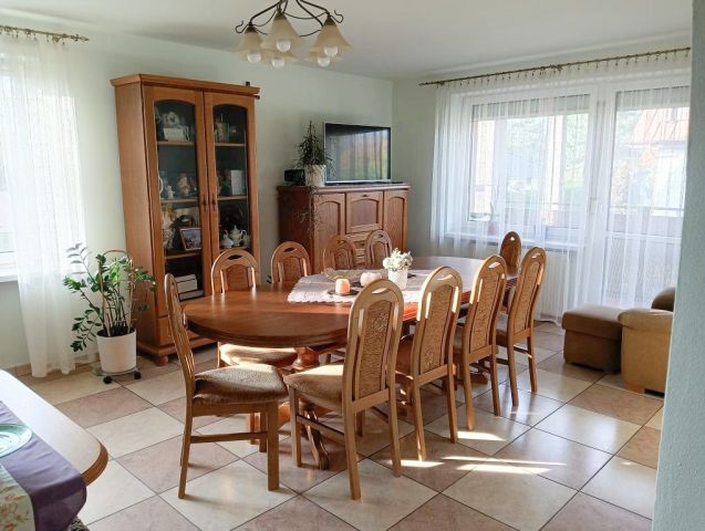 dom wolnostojący, 8 pokoi Opole Winów, pl. Róż. Zdjęcie 13