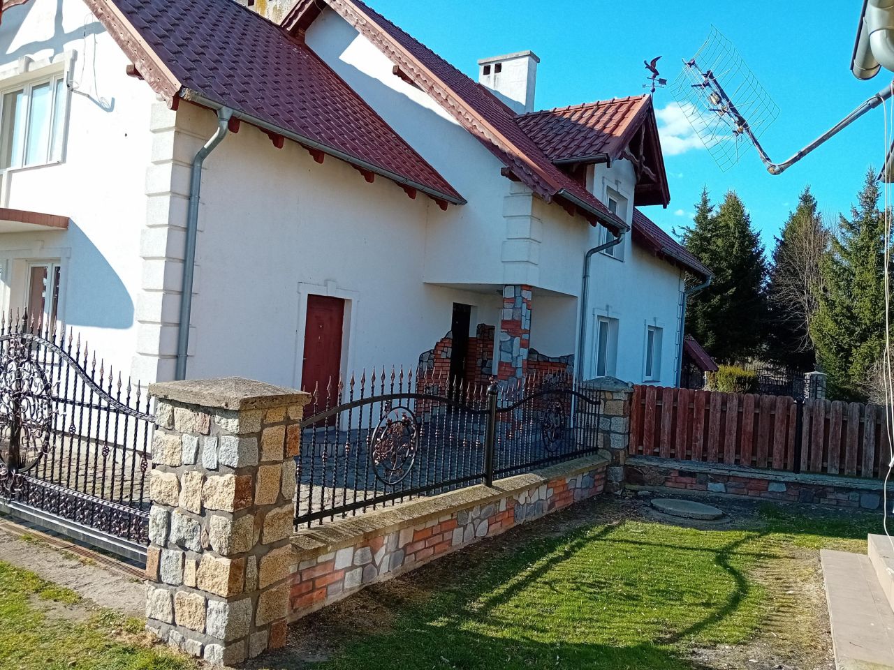 dom wolnostojący, 6 pokoi Kiertyny Wielkie. Zdjęcie 3