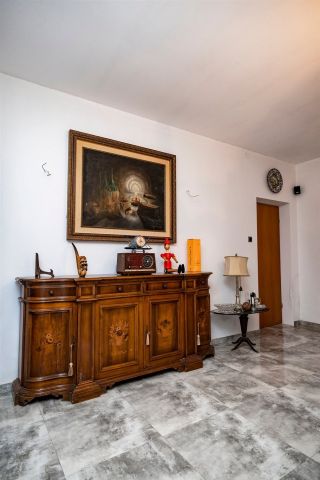 dom, 4 pokoje Chocznia. Zdjęcie 15