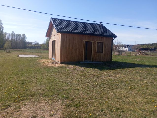 dom wolnostojący, 2 pokoje Adamów. Zdjęcie 1