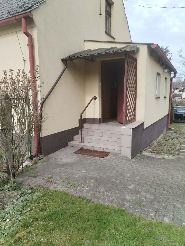 dom wolnostojący, 4 pokoje Pierstnica. Zdjęcie 2